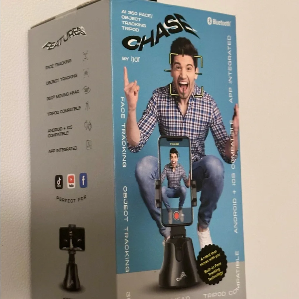 iJoy Chase 360 Face Object Tracking Tripod Mount, Smartphone Vlogging, in Box
